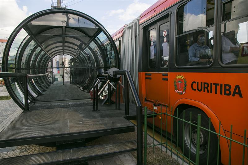 Estação-tubo Itajubá na Av. República Argentina, volta a funcionar após as obras de requalificação. Curitiba, 25/05/2023. Foto: Pedro Ribas/SMCS