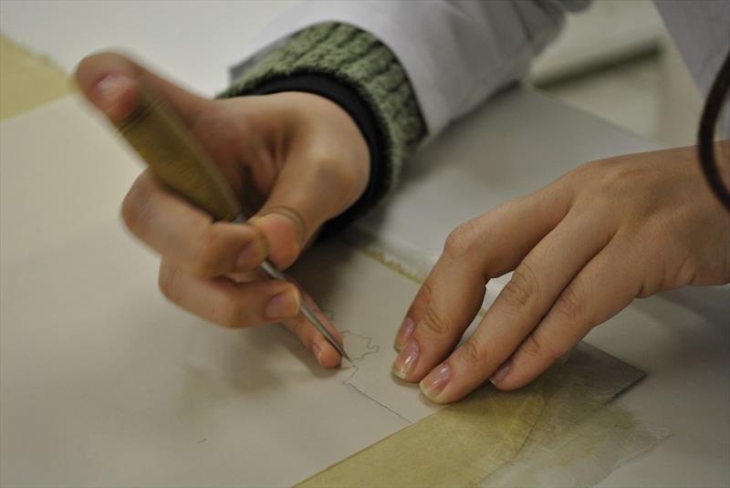 Escola do Patrimônio de Curitiba abre inscrições para curso de conservação de obras em papel.
Foto: Divulgação