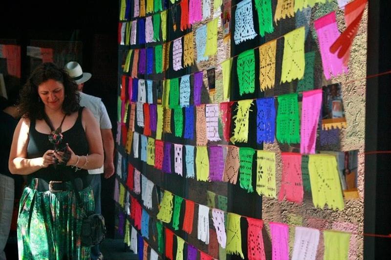 Festival celebra tradições populares no setor histórico de Curitiba. 
 - Na imagem, Bandeirinhas Juninas com Nello Romanov.
Foto: Divulgação