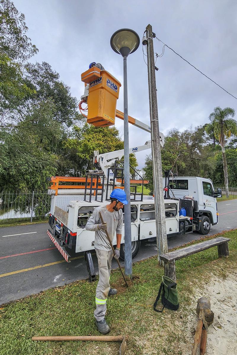 Obras para modernização da iluminação do Parque Barigui. Curitiba, 30/05/2023. Foto: Pedro Ribas/SMCS