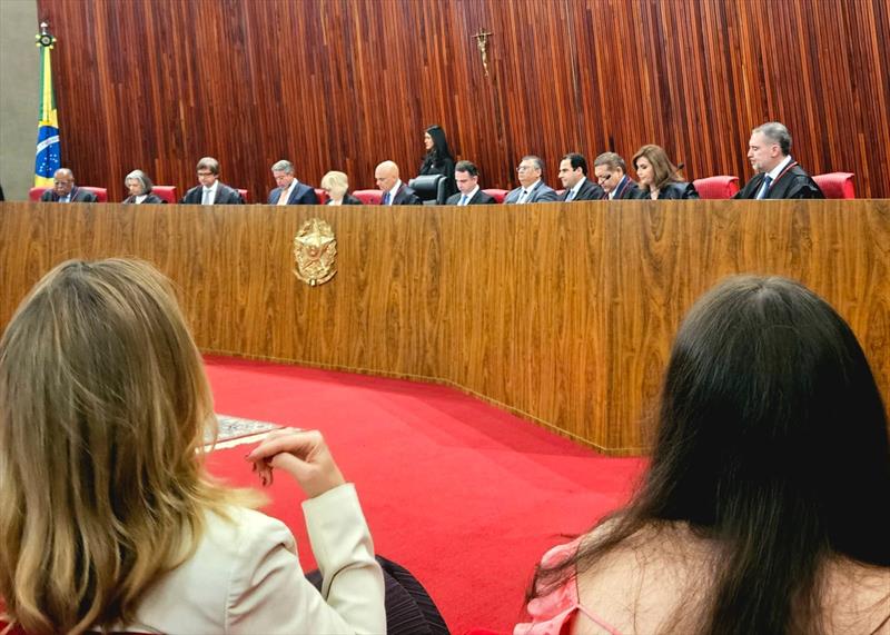 Cerimônia de posse dos ministros efetivo do Tribunal Superior Eleitoral, André Ramos Tavares e Floriano de Azevedo Marques.
Foto: Divulgação