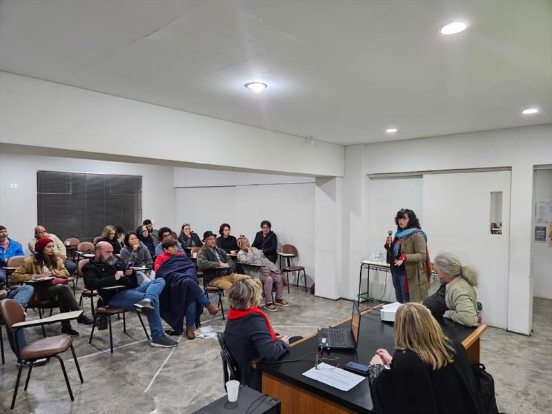 Representantes do Conselho Municipal de Cultura de Curitiba se reuniram no Palacete dos Estudantes.
Curitiba, 30/05/2023.
Foto: Divulgação