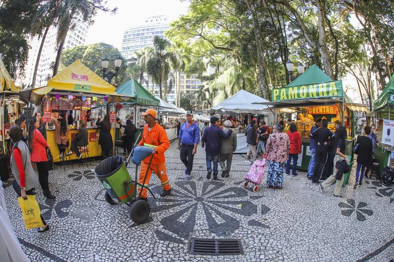 Tradicional feira de inverno da Praça Osório - Curitiba, 07/06/2023 - Foto: Daniel Castellano / SMCS