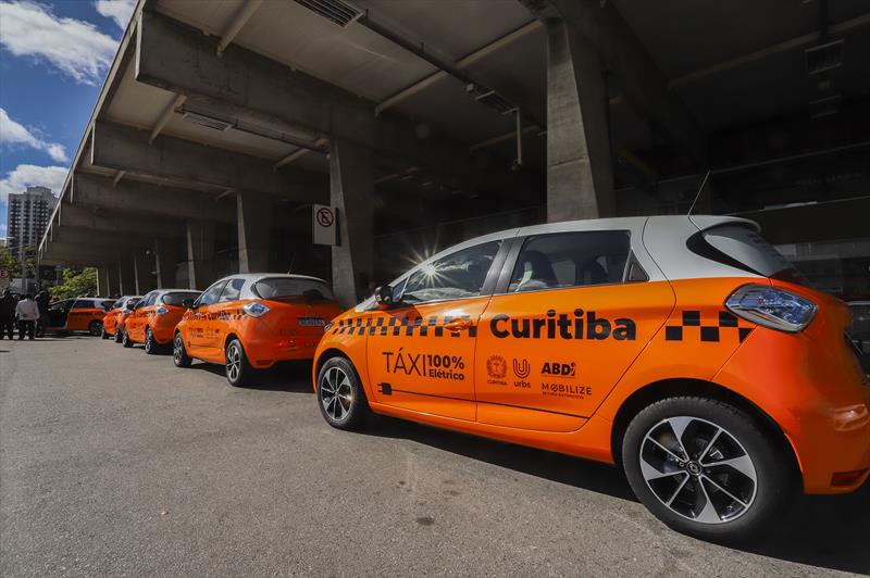 Lançamento dos primeiros táxis 100% elétricos que vão entrar em circulação nas ruas de Curitiba - Curitiba, 16/06/2023 - Foto: Daniel Castellano / SMCS