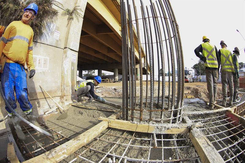 Obras no Viaduto do Tarumã e entorno.
Curitiba, 22/06/2023.
Foto: José Fernando Ogura/SMCS.