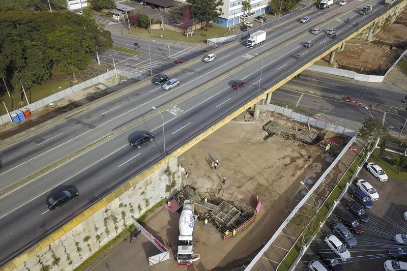 Obras no Viaduto do Tarumã e entorno.
Curitiba, 22/06/2023.
Foto: José Fernando Ogura/SMCS.