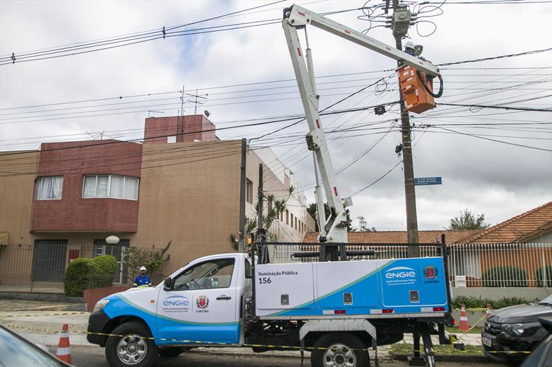 Empresa Engie realiza a primeira manutenção na iluminação pública do município. Curitiba, 03/07/2023. Foto: Pedro Ribas/SMCS