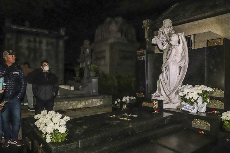Cemitério Municipal vai receber as primeiras visitas noturnas do ano. Saiba como participar. 
Foto: Hully Paiva/SMCS