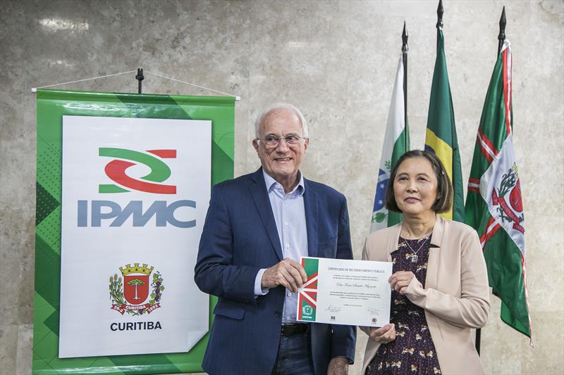 Cerimônia de homenagem aos novos aposentados da Prefeitura, promovida pelo IPMC. Na imagem, Elsa Tamie Sassaki Miyazaki. Curitiba 06/07/2023 Foto: Pedro Ribas/SMCS