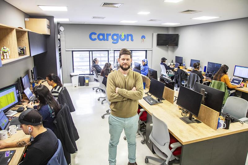 Fazer parte das startups do Vale do Pinhão curitibano foi uma escolha calculada do fundador da CargOn, Denny Mews.
Foto: Ricardo Marajó