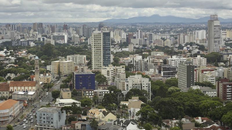 Prefeitura de Curitiba prorroga programa que dá desconto de 90% no ITBI.
Foto: Luiz Costa/SMCS
