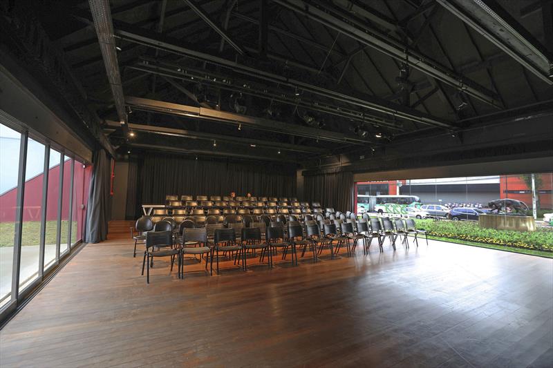 Teatro Cleon Jacques completa 25 anos e mantém vocação para montagens inovadoras em Curitiba. 
Foto: Cido Marques