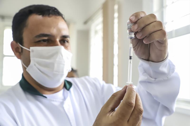 Na próxima semana, 12 unidades de saúde de Curitiba estendem horário de vacinação.
Foto: José Fernando Ogura/SMCS.