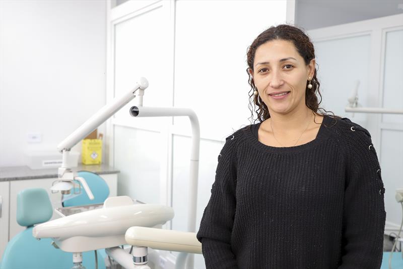 Entrega da clínica de Odontologia da Unidade de Saúde Aurora, no Novo Mundo. Na imagem, Sabrina Rocha Bitencourt. Curitiba, 01/08/2023. Foto: Hully Paiva/SMCS