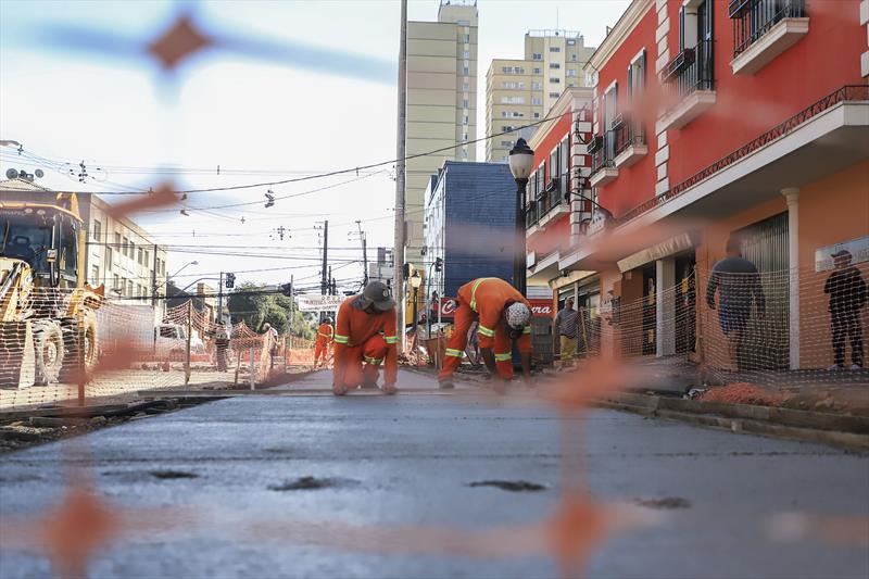 Obras de requalificação no entorno do Mercado Municipal.
Curitiba, 01/08/2023.
Foto: José Fernando Ogura/SMCS.
