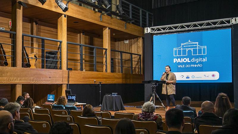 A palestrante é a fundadora do Grupo Batom e do Instituto Batom, Larissa Hack, finalista da edição 2021 do Prêmio Empreendedora Curitibana. 
Foto: Daniel Castellano / SMCS