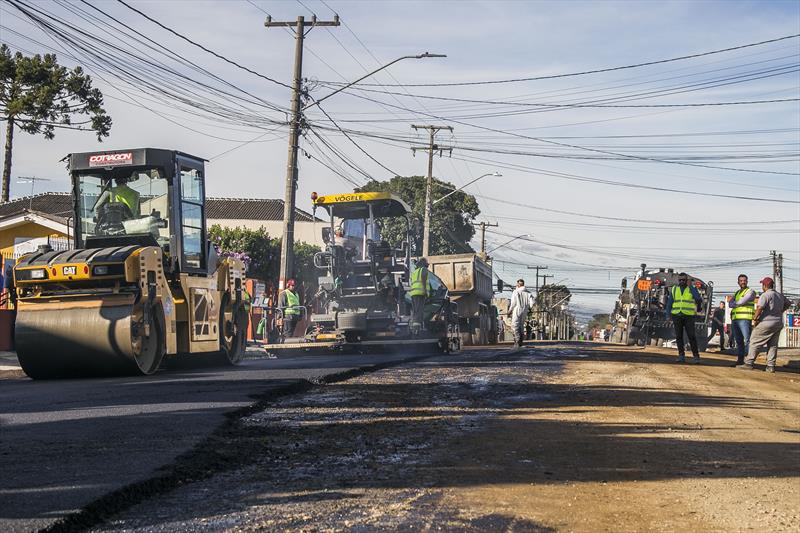 Obras de pavimentação da Rua Diogo Mugiatti, no Boqueirão, que marca os 900km de ruas com asfalto novo. Curitiba, 15/08/2023. Foto: Pedro Ribas/SMCS