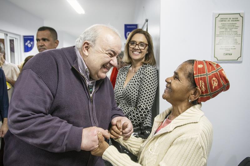 O Prefeito Rafael Greca, acompanhado da Secretária de Saúde Beatriz Battistella, da Deputada Márcia Huçulak e de vereadores, entrega a Unidade de Saúde Campina do Siqueira totalmente revitalizada. Curitiba, 18/08/2023. Foto: Ricardo Marajó/SMCS