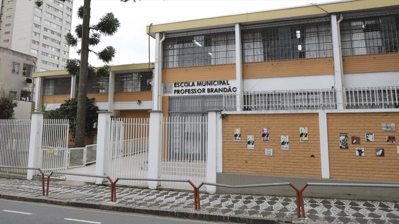 Prefeitura de Curitiba deposita mais R$ 4 milhões para unidades educacionais.
 - Na imagem, Escola Professor Brandão. 
Foto: Hully Paiva/SMCS