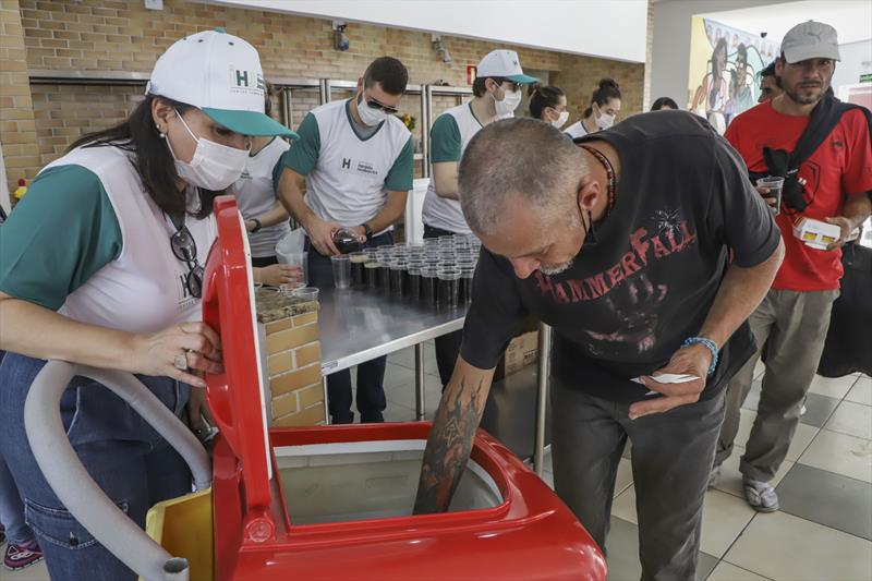 Pelo segundo ano consecutivo, Instituto Haroldo Jacobovicz faz ação no Mesa Solidária. Foto: Hully Paiva/SMCS