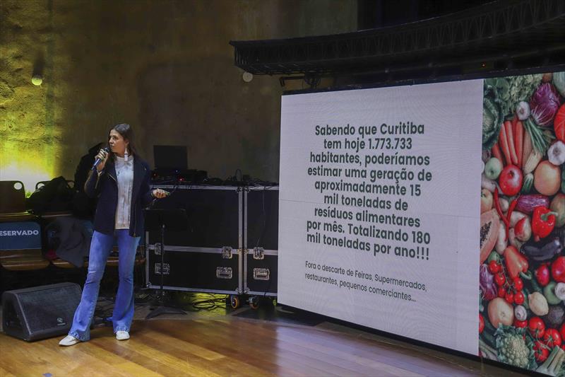 Palestrante gestora da agritech, Carolina Rosasdurante evento Paiol Digital realizado no teatro Paiol  - Curitiba, 29/08/2023 - Foto: Daniel Castellano / SMCS