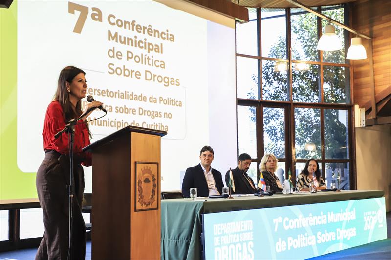 Abertura da 7a. Conferência Municipal de Políticas Sobre Drogas, no Salão de Atos do Parque Barigui. Na imagem, a Administradora da Regional Matriz, Rafaela Lupion.
Curitiba, 04/09/2023.
Foto: José Fernando Ogura/SMCS.