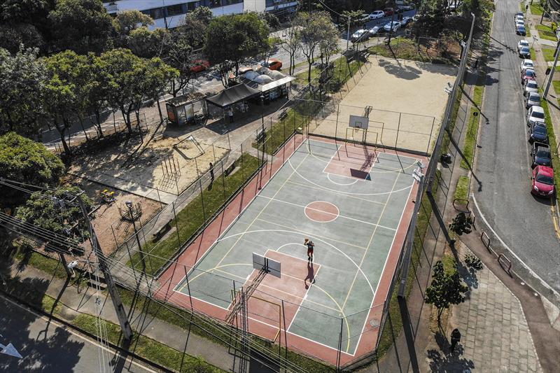 Zelo Por Curitiba Pra a Revitalizada Pela Prefeitura Volta A Atrair 