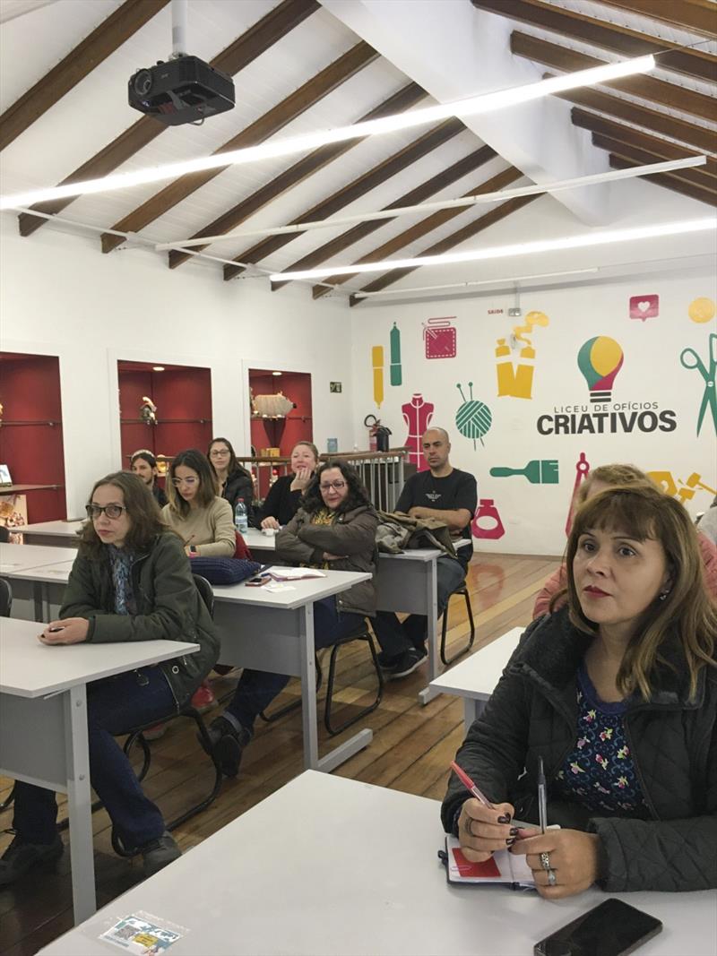 Artesãos dos bairros de Curitiba terão cursos gratuitos para aprimorar habilidades.
Foto: Divulgação