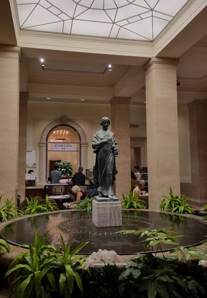 Prefeito Rafael Greca, primeira-dama, Margarita Sansone, e comitiva visitam a National Gallery of Art, em Washington, DC (EUA). Foto: Divulgação