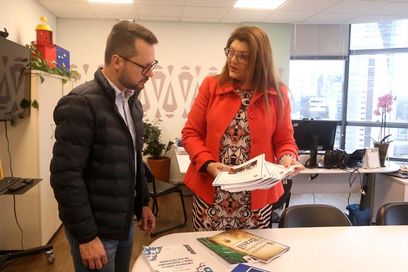 Lançamento de novos materiais pedagógicos, a apresentação foi transmitida pelo canal da educação. contou com a presença do prefeito em exercício, Marcelo Fachinello e da secretária da educação Maria Sílvia Bacila.
Curitiba,06/09/2023.
Foto: Luiz Costa/ SME.