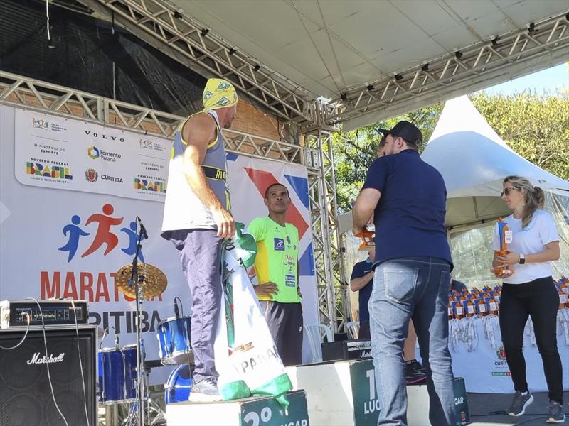 Maratona Carbono Zero com largada na Associação Volvo Viking na CIC. Premiação maratona masculino -  Curitiba, 17/09/2023 - Foto: DIvulgação