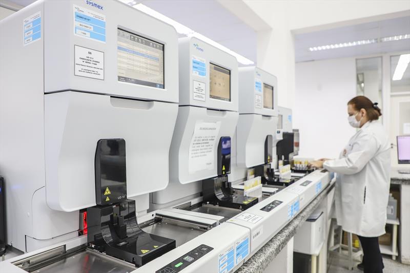 O laboratório municipal realiza mais de 5 milhões de exames laboratoriais por ano. Foto: Hully Paiva/SMCS