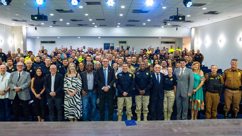 Abertura da Semana Nacional de Trânsito 2023, na sede da PRF-PR. Na imagem, a superintendente de trânsito Rosangela Battistella.