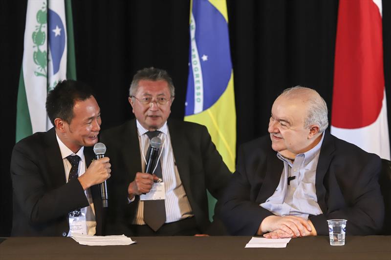Prefeito Rafael Greca e Primeira Dama Margarita Sansone, acompanhados do Cônsul Geral do Japão, Keiji Hamada,  Secretários e autoridades, recebem a Comitiva da Província de Himeji e membros da Agência de Cooperação Internacional do Japão, no Memorial Paranista.
Curitiba, 21/09/2023.
Foto: José Fernando Ogura/SMCS.