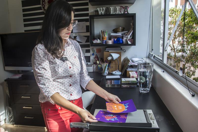 Economia criativa: conheça os rostos por trás de designs da #CuritibaSuaLinda. Na imagem, Larissa Honório Pedrozo Bianco da Luz. Curitiba, 24/09/2023
Foto: Levy Ferreira/SMCS
