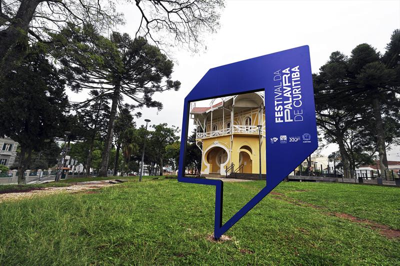 Palácio Belvedere entra na festa literária de Curitiba com totem instagramável.
Foto: Cido Marques