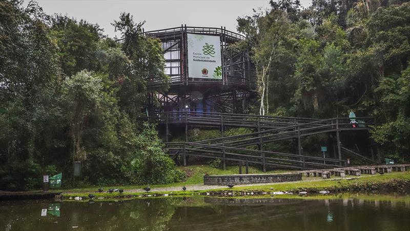 Curitiba avança para se tornar destino turístico inteligente e sustentável. 
- Na imagem, Escola Municipal de Sustentabilidade, no Bosque Zaninelli. Foto: Hully Paiva/SMCS