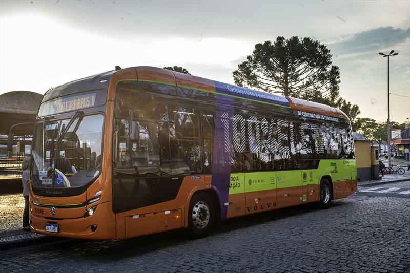 Segundo a URBS quase 100 mil pessoas já andaram de ônibus elétrico na cidade. Curitiba,28/09/2023. Foto: Ricardo Marajó/SMCS