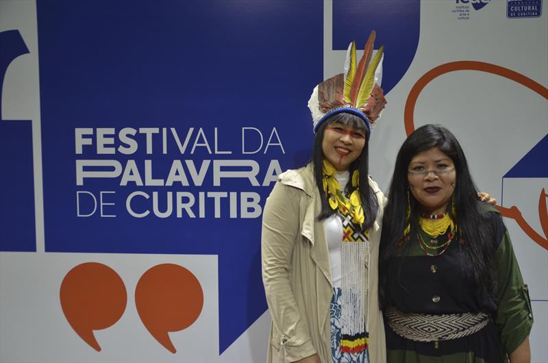 Palavra e ancestralidade com a escritora indígena Auritha Tabajara. A conversa foi mediada por Juliana Kerexú. Foto: Gabirela Krassuski