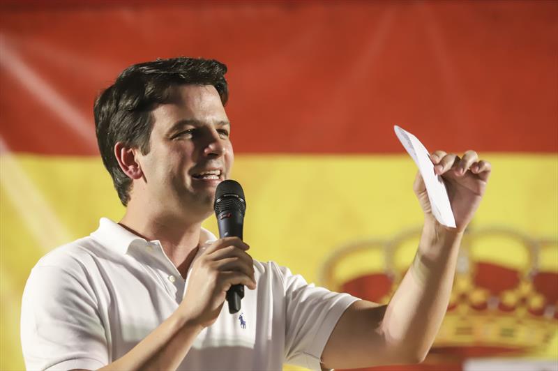 Prefeito em Exercício Eduardo Pimentel, acompanhado da Cônsul Honorária da Espanha, Blanca Hernando Barco e autoridades, comparece às festividades pelo Dia de la Hispanidad.
Curitiba, 01/10/2023.
Foto: José Fernando Ogura/SMCS
