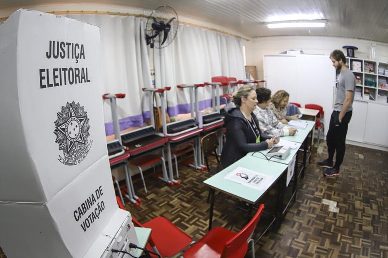 Eleição para conselheiro tutelar teve aumento de 58% no número de eleitores em Curitiba.
Curitiba, 01/10/2023.
Foto: José Fernando Ogura/SMCS