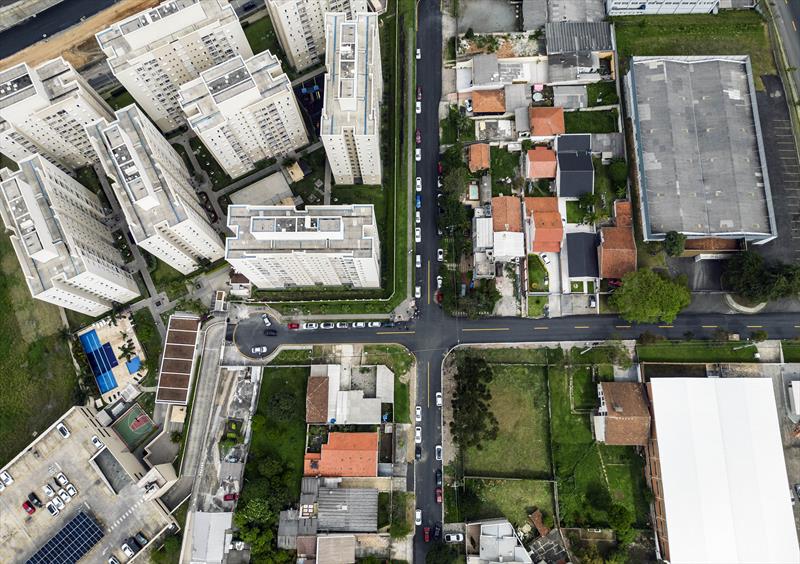 Obras de revitalização em ruas dos bairros Atuba e Tingui. Curitiba, 03/10/2023. Foto: Ricardo Marajó/SMCS

Download 