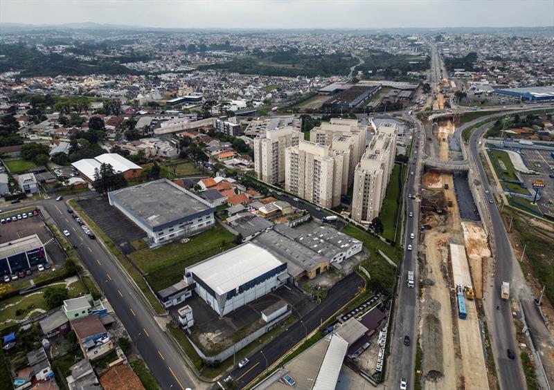 Obras de revitalização em ruas dos bairros Atuba e Tingui. Curitiba, 03/10/2023. Foto: Ricardo Marajó/SMCS

Download 