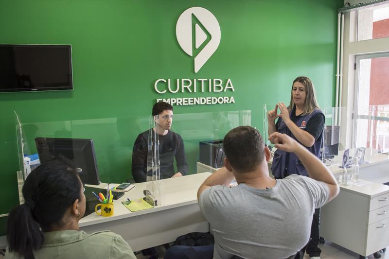 O Curitiba Empreendedora conta com 9 espaços empreendedor, que são a porta de entrada aos 210 mil Microempreendedores Individuais (MEIs). 
Foto: Levy Ferreira/SMCS