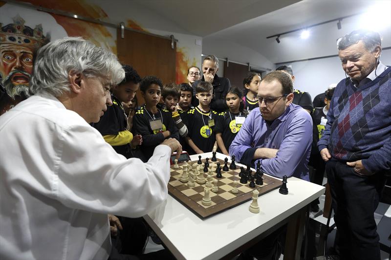 Mestre de xadrez é reconhecido no Legislativo de Curitiba — Portal da  Câmara Municipal de Curitiba