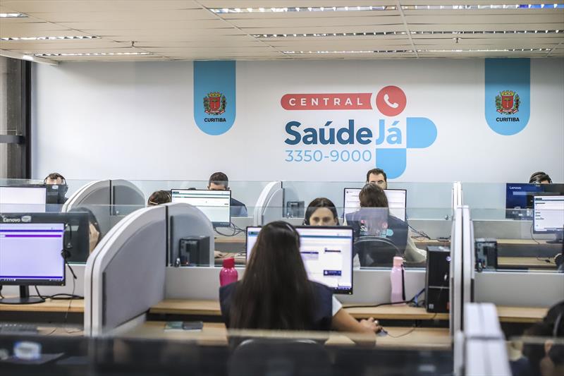Cidade sustentável, Curitiba é eleita uma das seis cidades mais inteligentes do mundo.
- Na imagem, Central Saúde Já.
Foto: José Fernando Ogura/SMCS.