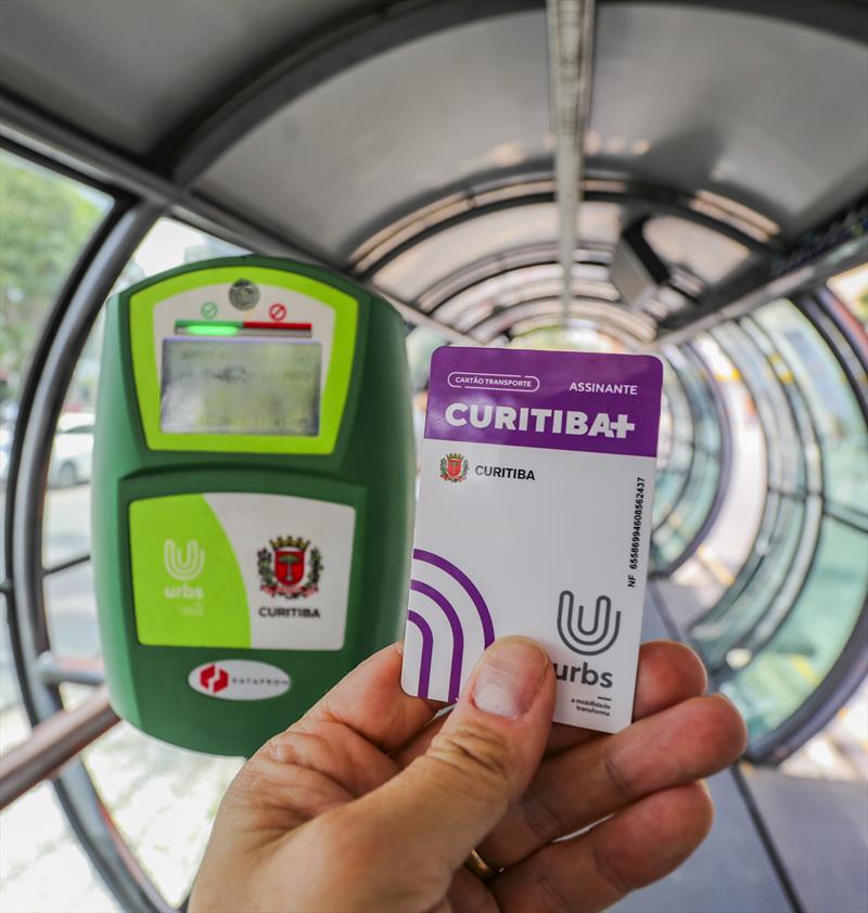 Nova modalidade de cartão-transporte, o Curitiba+ -  Curitiba, 14/11/2023 - Foto: Daniel Castellano / SMCS