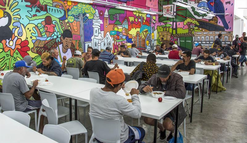 Cinco pontos do programa Mesa Solidária que já serviram, desde 2019, 1,2 milhão de refeições gratuitas para idosos carentes, desempregados e pessoas em situação de rua.
Foto: Levy Ferreira/SMCS