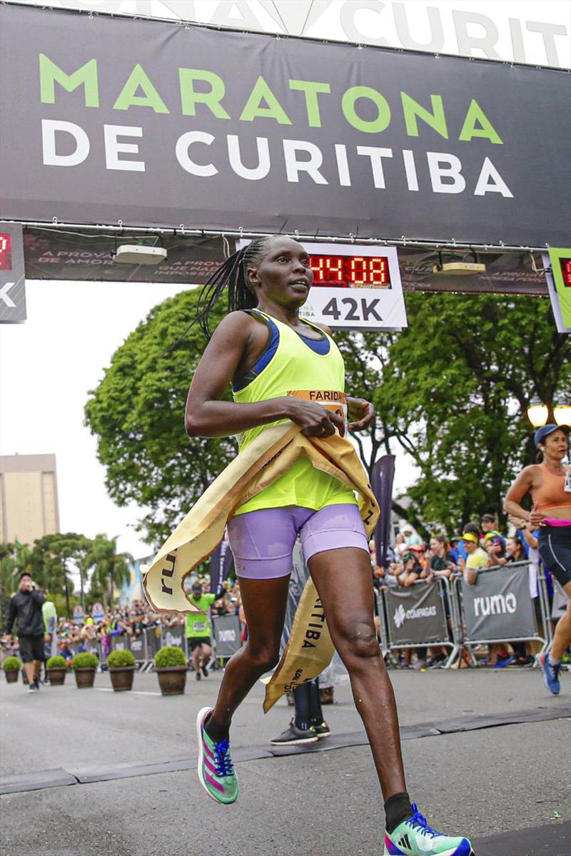 Faridah Jepchirchir, campeã da Maratona de Curitiba 2023. Curitiba, 20/11/2023. Foto: Gustavo Perim/Fotop/Global Vita Sports