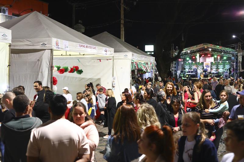 Traicional festa em Curitiba celebra 145 anos da imigração italiana em Santa Felicidade. - Foto: Daniel Castellano / SMCS